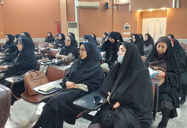 کارگاه توانمندسازی مراقبین و رابطین سلامت مدارس ناحیه۶