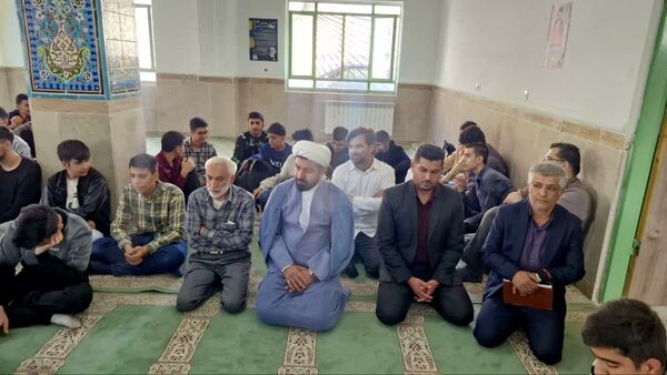 یادواره شهدای دانش‌آموز دبیرستان نمونه علامه امینی سی‌سخت