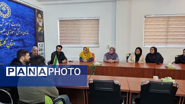 نشست صمیمی رحمت الله رضایی با اعضای سازمان دانش‌آموزی استان گلستان