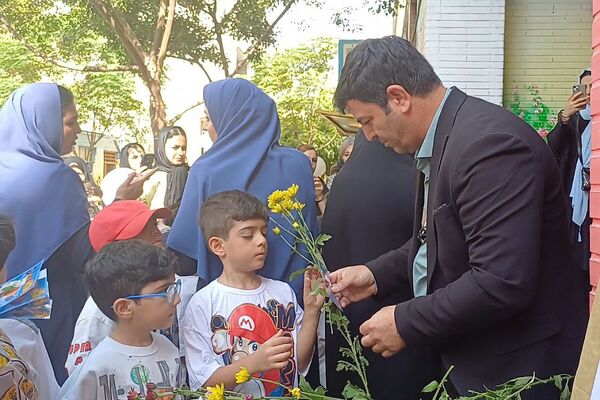 گام نهادن دانش‌آموزان کودکستانی شهرستان ورامین در مسیر تعلیم و تربیت