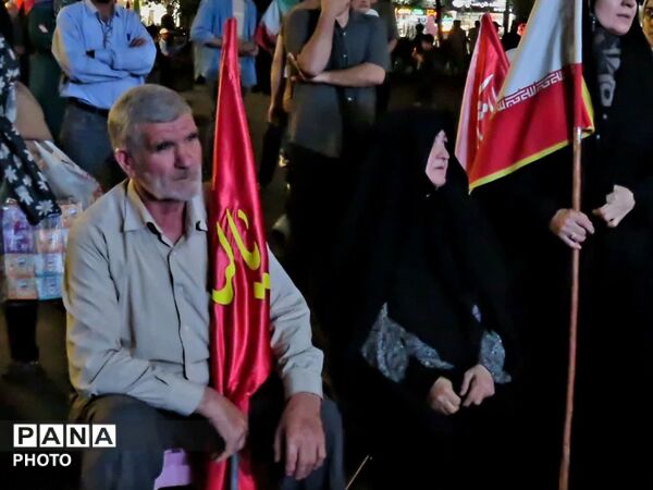 میدان انقلاب؛ جغرافیای همدلی در سایه سار نام میهن