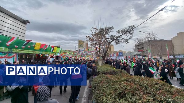 تجلی حضور باشکوه مردم در راهپیمایی ۲۲ بهمن 