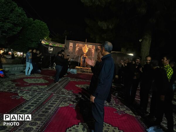 مراسم عزاداری در شب عاشورای حسینی
