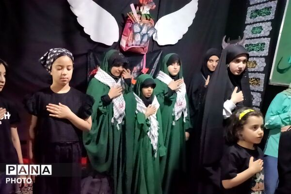 ریحانه‌های جانفدا خدمت به مهمانان امام حسین(ع) را آغاز کردند