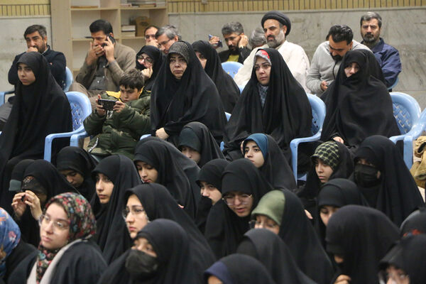 اعزام نخستین گروه از دانش‌آموزان ناحیه 4 قم به اردوی راهیان نور