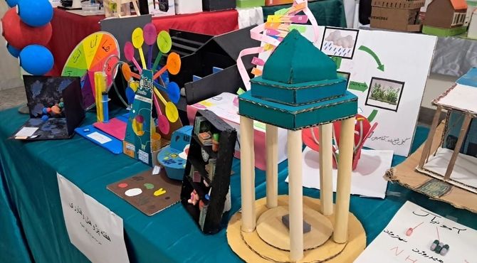 خلاقیت دانش‌آموزان حاجی‌آباد در قاب جشنواره نوین‌کاو