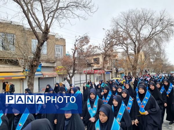 پیشتازان، ضربان پرشور ۲۲ بهمن شدند