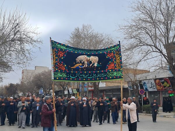 مراسم دسته روی و سینه زنی مردم آشخانه به مناسبت شهادت امام علی (ع)