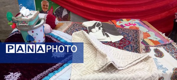 نمایشگاه دست‌سازه‌ها به‌مناسبت دهه فجر در شهر سپیددشت