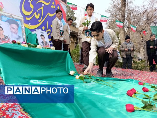 اجتماع مردم بصیر و انقلابی نیشابور در آغاز دهه فجر