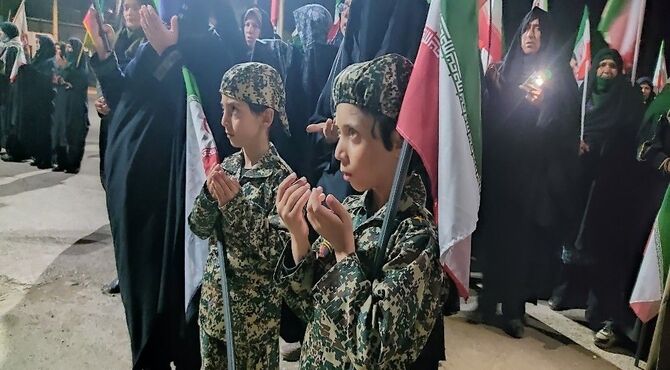 هم صدایی مردم شهر بار در حمایت از آرمان ها 