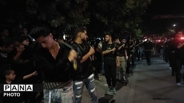گذری بر فعالیت هیئت جوانان باب الحوائج در شب عاشورا 