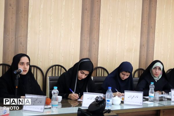 نخستین جلسه هماهنگی نمایندگان دوره دوازدهم و سیزدهم مجلس دانش‌آموزی و اعضای شورای دانش‌آموزی استان آذربایجان شرقی 