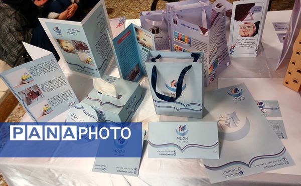 جشنواره هنری دانش‌آموزان رشته کاشی و عکاسی هنرستان کبری زرگران ملارد 