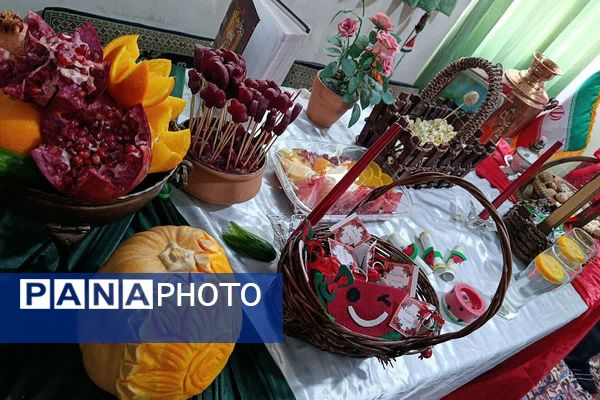 وقتی انارها لبخند زدند؛ یلدای دبیرستان ساره شورآفرین شد