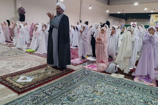 جشن فرشته‌ها در شهر قیامدشت ری یک