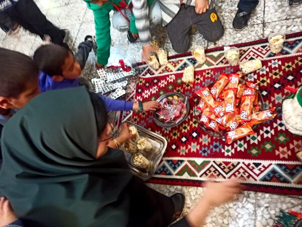 آیین استقبال از شب یلدا در مدرسه ۱۷ شهریور یاسوج