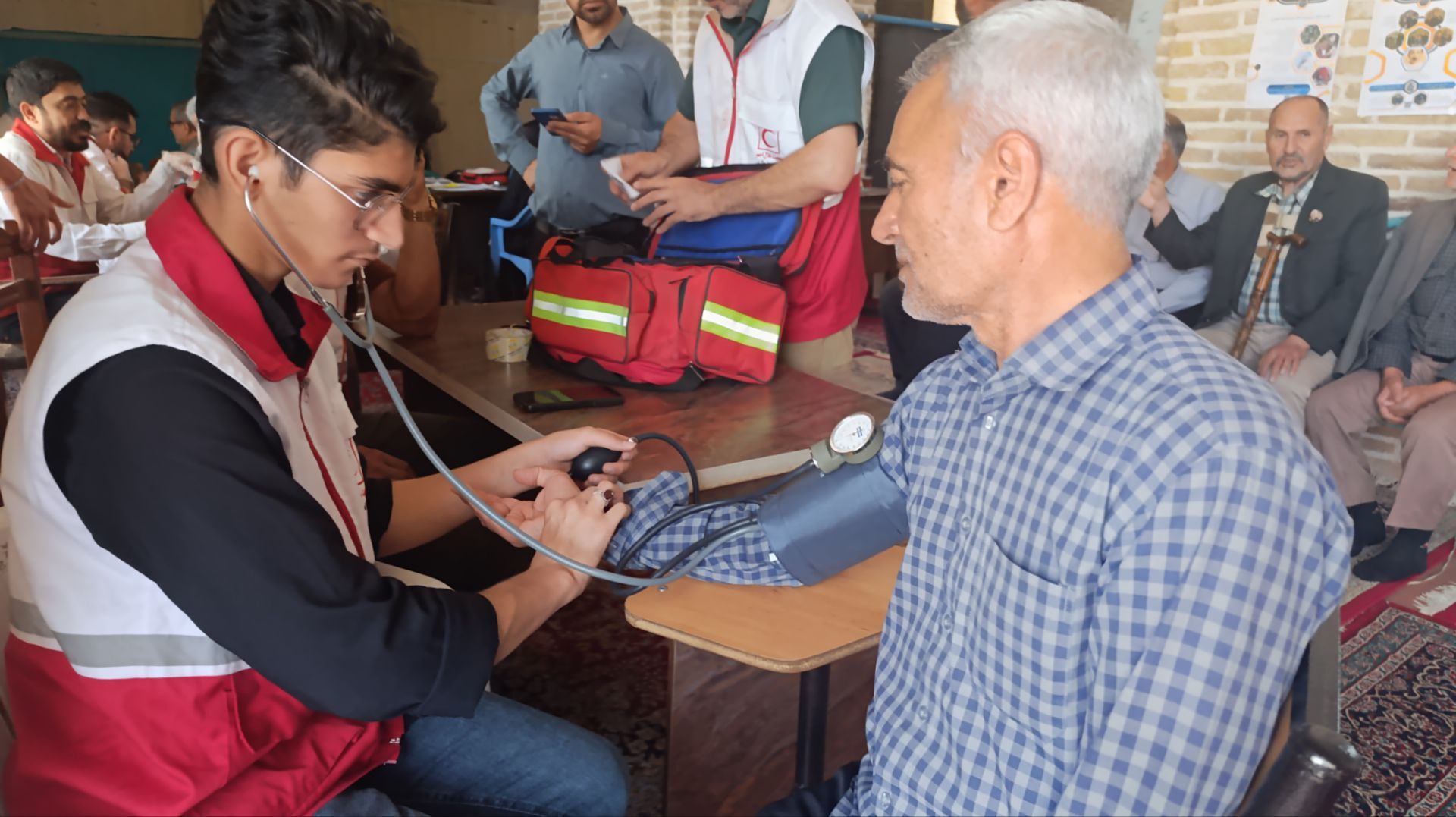 کمپین اندازه گیری فشار خون در نیشابور 