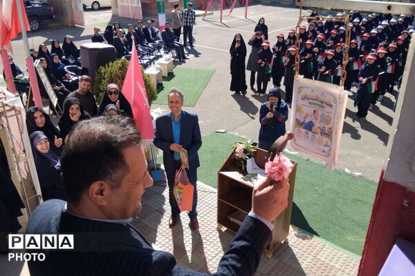 گرامیداشت هفته سلامت روان در دبیرستان فرزانگان ملارد 