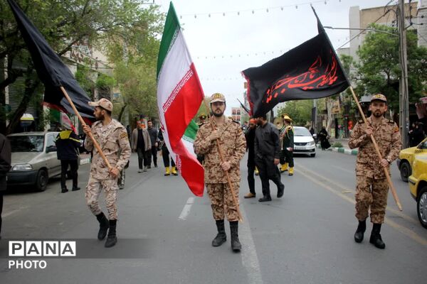تشییع پیکر آخرین بازمانده شهدای خانواده دهقان در قم