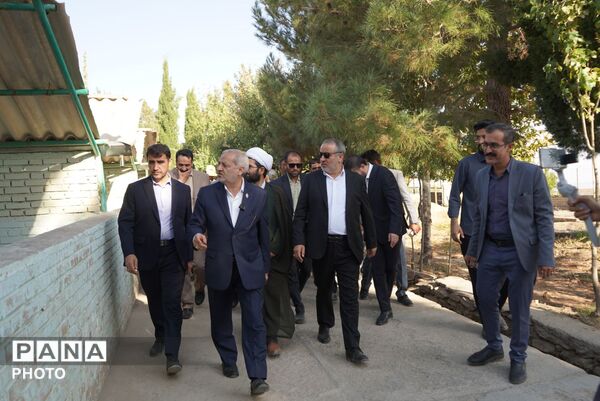 بازدید وزیر آموزش و پرورش از اردوگاه الغدیر شهرستان نهبندان