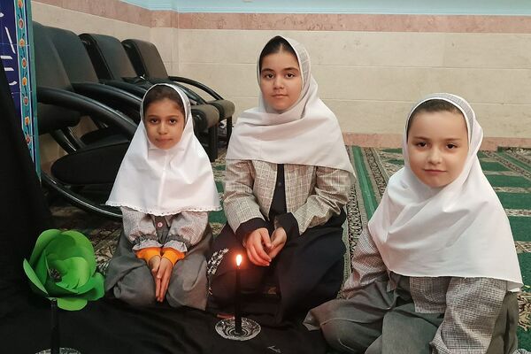 ادای احترام دانش آموزان به کودکان فلسطین و شهید حسن نصرالله
