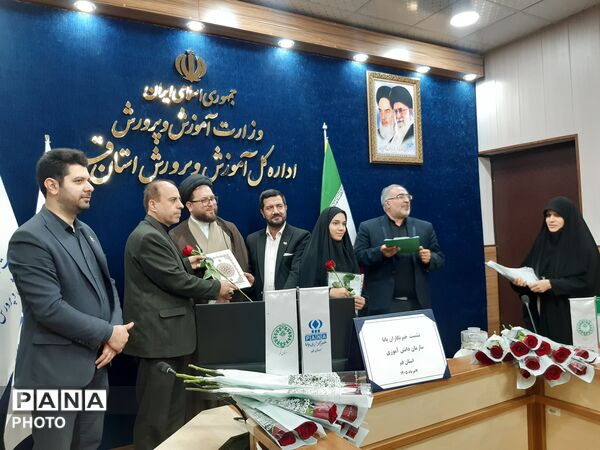 نشست صمیمی خبرنگاران پانا با مدیرکل آموزش و پرورش قم