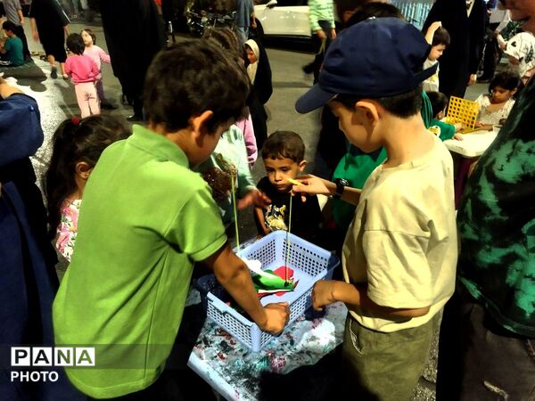 دوربین خبرنگاران پانا به سوی کودکان موکب فرهنگیان 