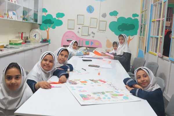 طنین هفته کتاب در دبستان وحیدکیهانی