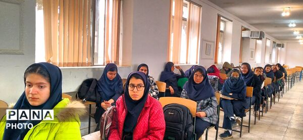 اردوی عملی دفاعی در دبیرستان انقلاب شهرستان ملایر