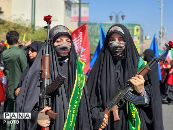 ۳۱۳ هزار «جان‌فدا» در قاب ایران؛ حضور نسل آینده‌ساز در رزمایش بزرگ تهران