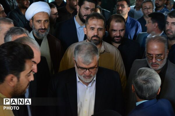 بازدید استاندار تهران از دبیرستان تمام هوشمند «شهید ابراهیم رئیسی» بهارستان دو
