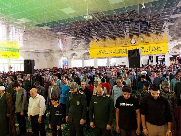 نماز جمعه ای با رنگ خون شهید در کاشمر