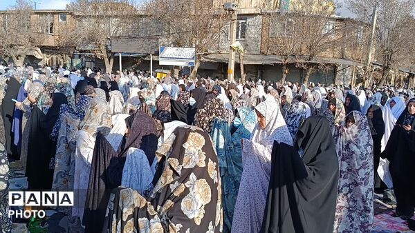 اقامه نماز عید سعید فطردر شهرستان نورآباد 