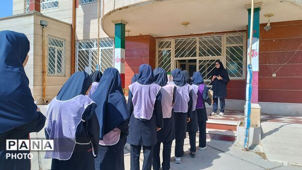 انتخابات ورزشی دانش‌‌آموزی در دبیرستان ام‌ البنین منطقه بیرانوند