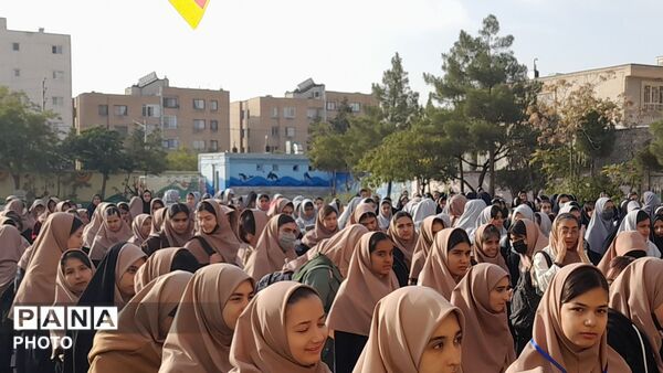 به وقت مهربانی و همدلی در دبیرستان نورالهدی 