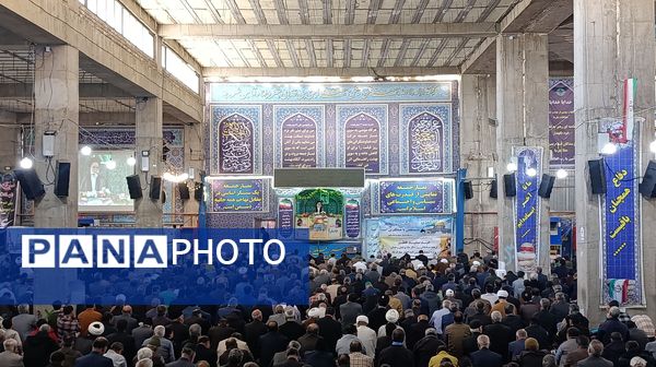 نماز جمعه در آخرین جمعه ماه رمضان در نیشابور 