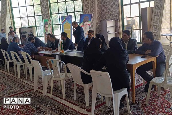 میز خدمت آموزش و پرورش خراسان شمالی در نماز جمعه؛ پاسخگویی مستقیم به مطالبات مردم
