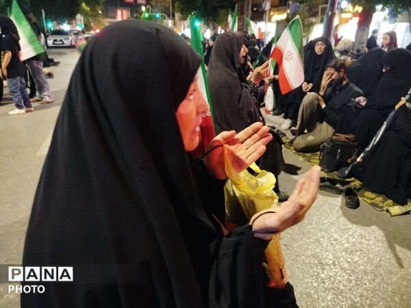 نیشابور در سوگ؛ حضور پرشور مردم در مسجد جامع برای شب چهارم محرم