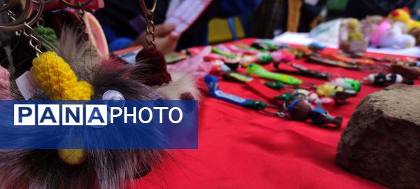 بازارچه کارآفرینی دانش آموزان دبیرستان پژمان بختیاری مشهد 