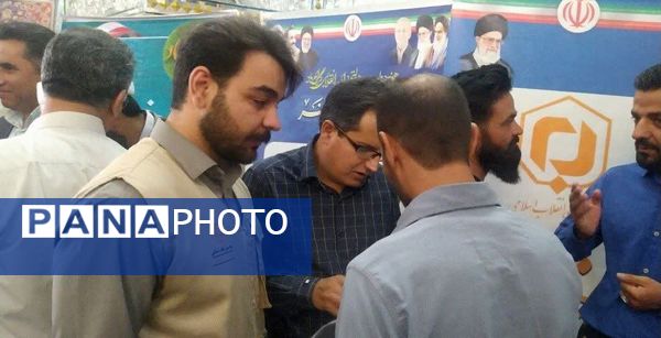 برپایی میز خدمت در کاشمر 