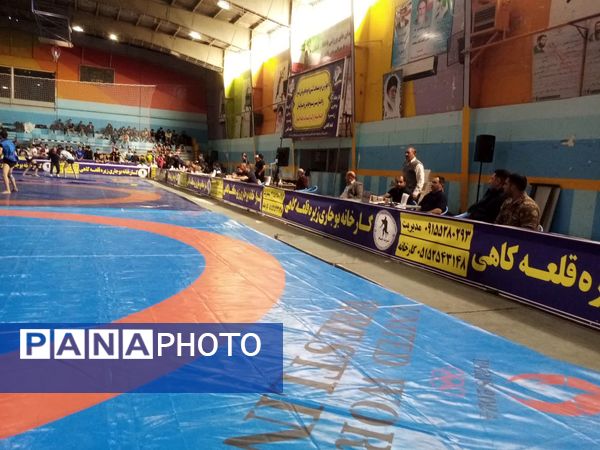 رقابت ۳۵۰ کشتی گیر در تربت جام 