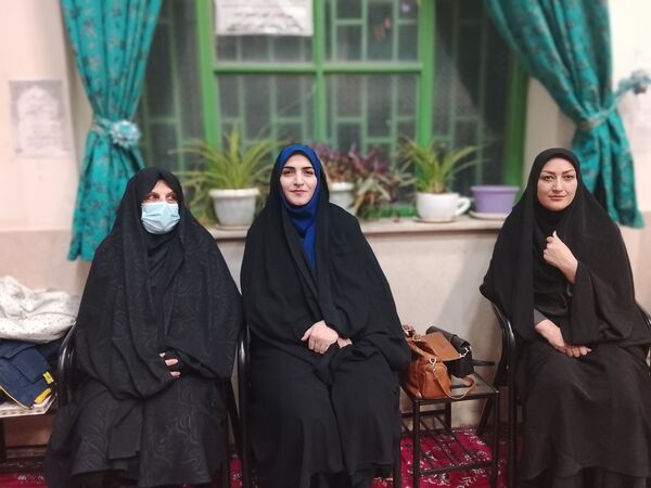 محفل انس با قرآن با حضور دانش آموزان دبستان دخترانه ناهید نخودی