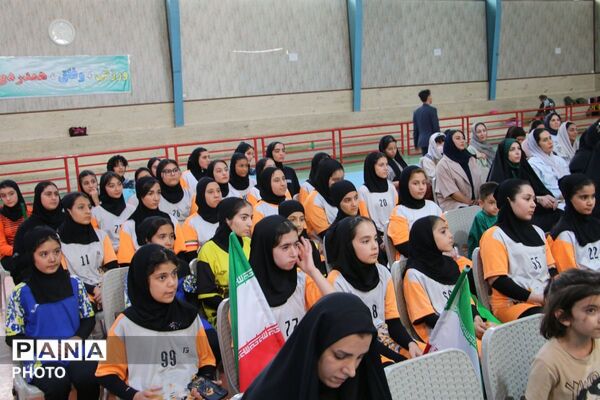 تجلیل از ملی‌پوش هندبال قرچک پس از بازگشت از مسابقات قهرمانی آسیا