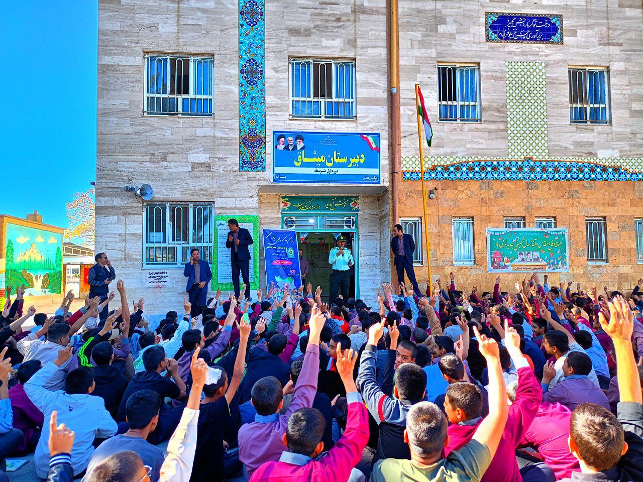 حضور رییس پلیس فتا شهرستان کاشمر در دبیرستان میثاق