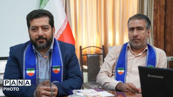 مراسم تجلیل از مربیان برتر پیشتاز و خبرنگاران فعال ناحیه چهار 