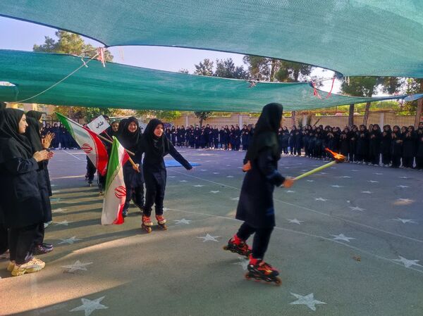 یک روز شاد در دبیرستان امام خامنه‌ای با المپیاد ورزشی درون مدرسه‌ای 
