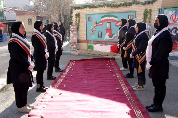 جشن حضور تا ظهور در هنرستان فرزانگان بهارستان ۲