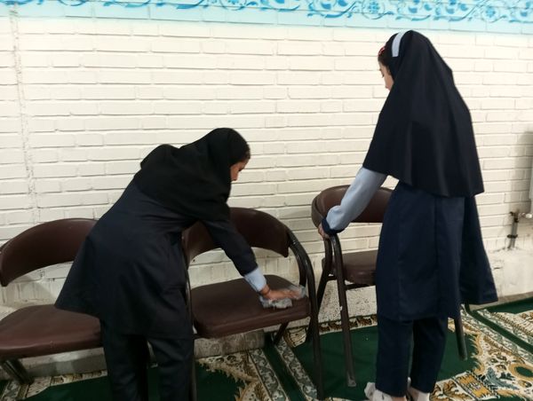 غبارروبی نمازخانه‌ دبستان ناهید نخودی نیشابور