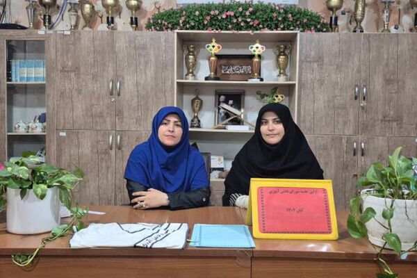 اولین جلسه شورای دانش‌آموزی با همراهی مدیر مدرسه هدی۱ 